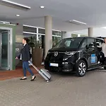 Hotel Median Messe 3*