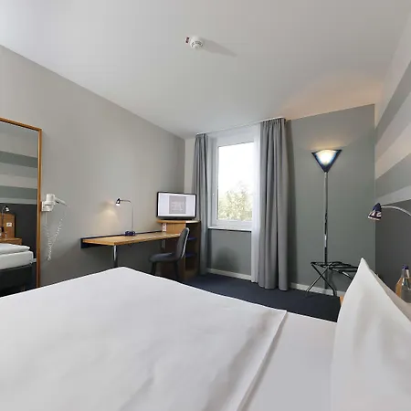 Hotel Median Messe 3*