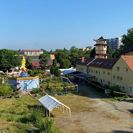 Median Messe Отель
