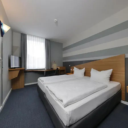 Hotel Median Messe 3*