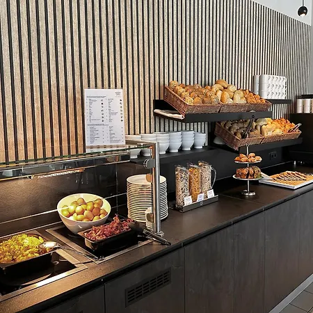 Hotel Median Messe 3*
